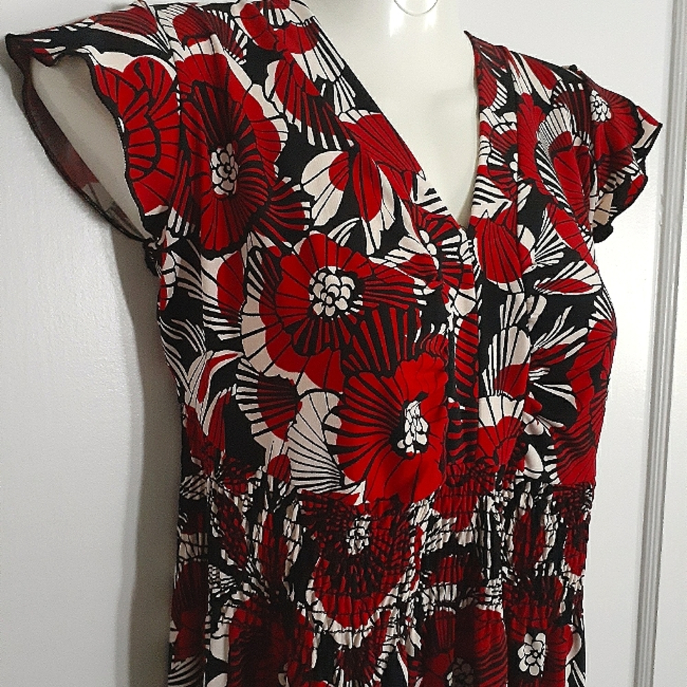 Vol.1 Petite Black and Red Floral Blouse